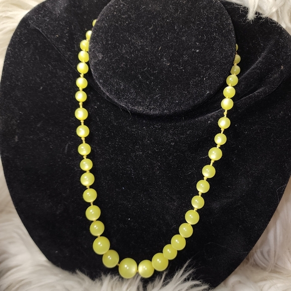 Moonlight lucite ynecklace necklavlce - Picture 8 of 13